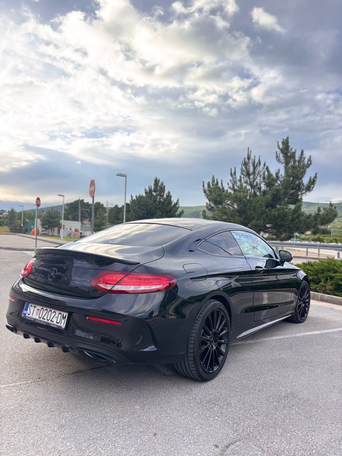 Mercedes-Benz W205 Coupe 220d AMG, fotografija 6