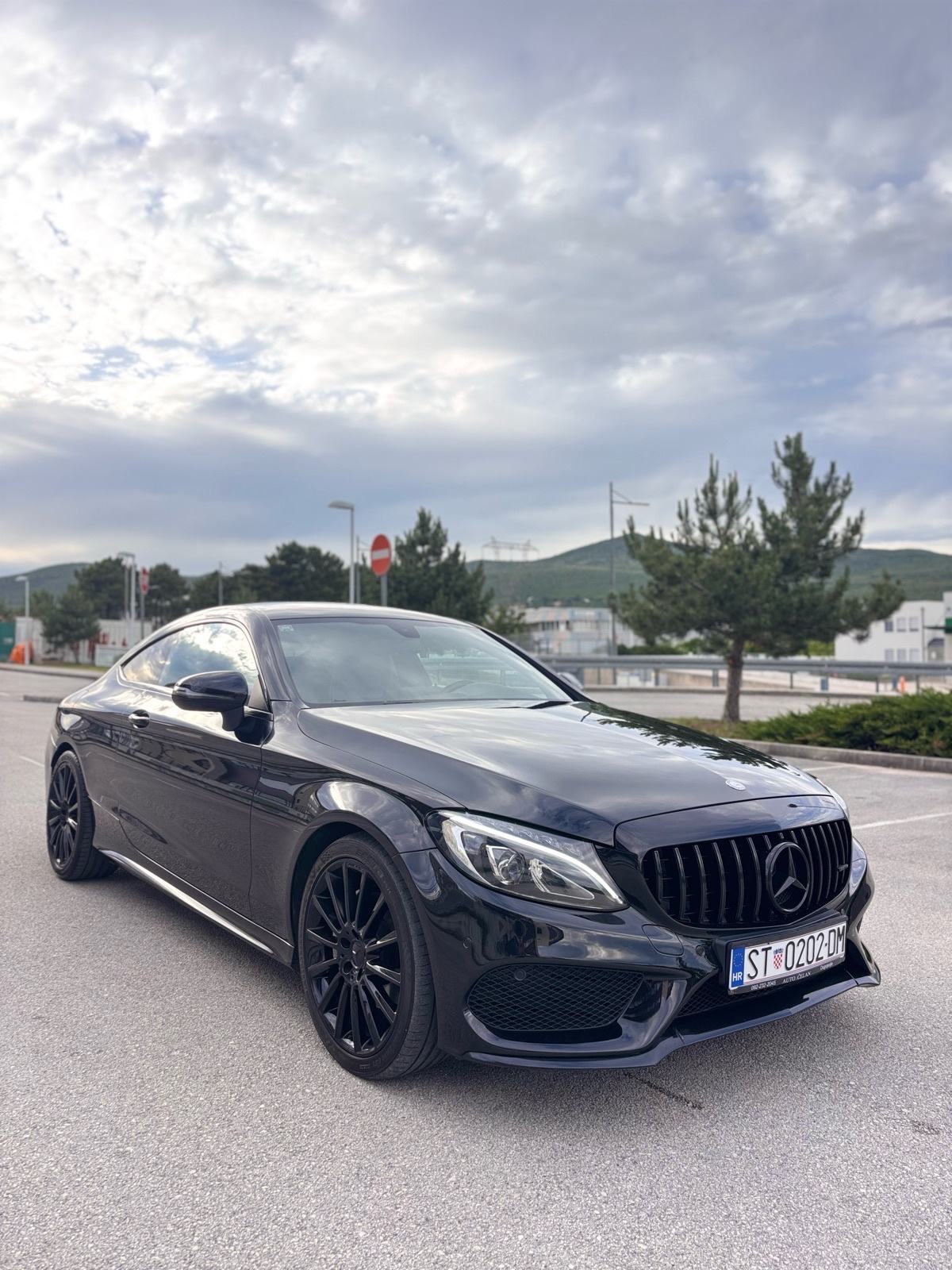 Mercedes-Benz W205 Coupe 220d AMG, fotografija 10