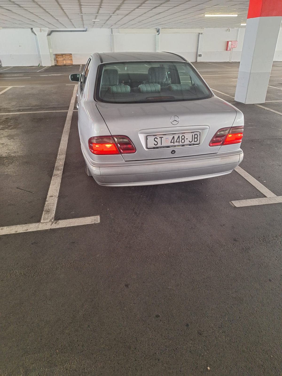 Mercedes-Benz W210 200 CDI, pogled izvana - slika 1