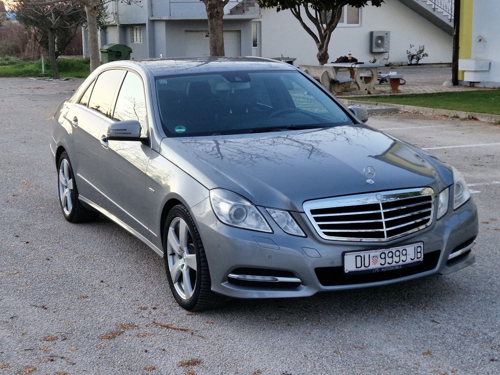 Mercedes-Benz W212 E220CDI Avatgarde, pogled izvana - slika 1