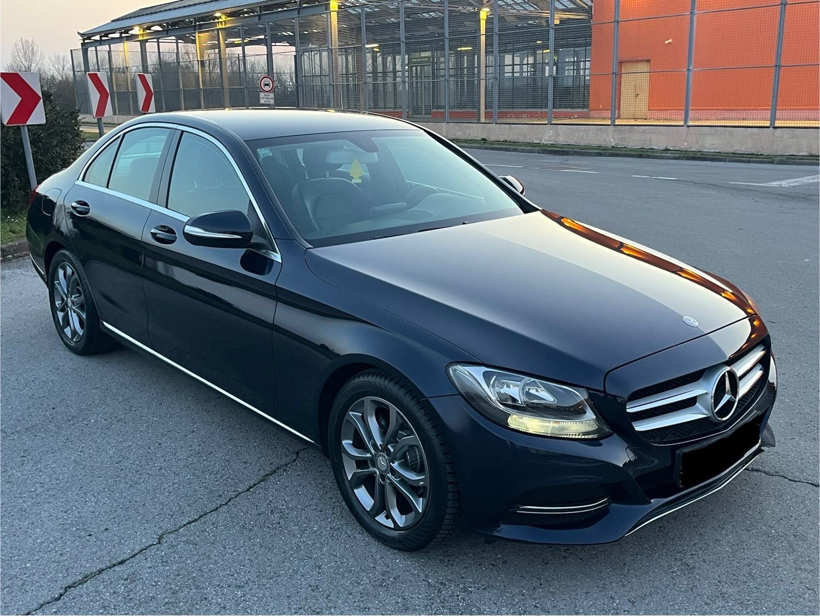 Mercedes C180d Avantgarde Odlično stanje *zamjena*, fotografija 13