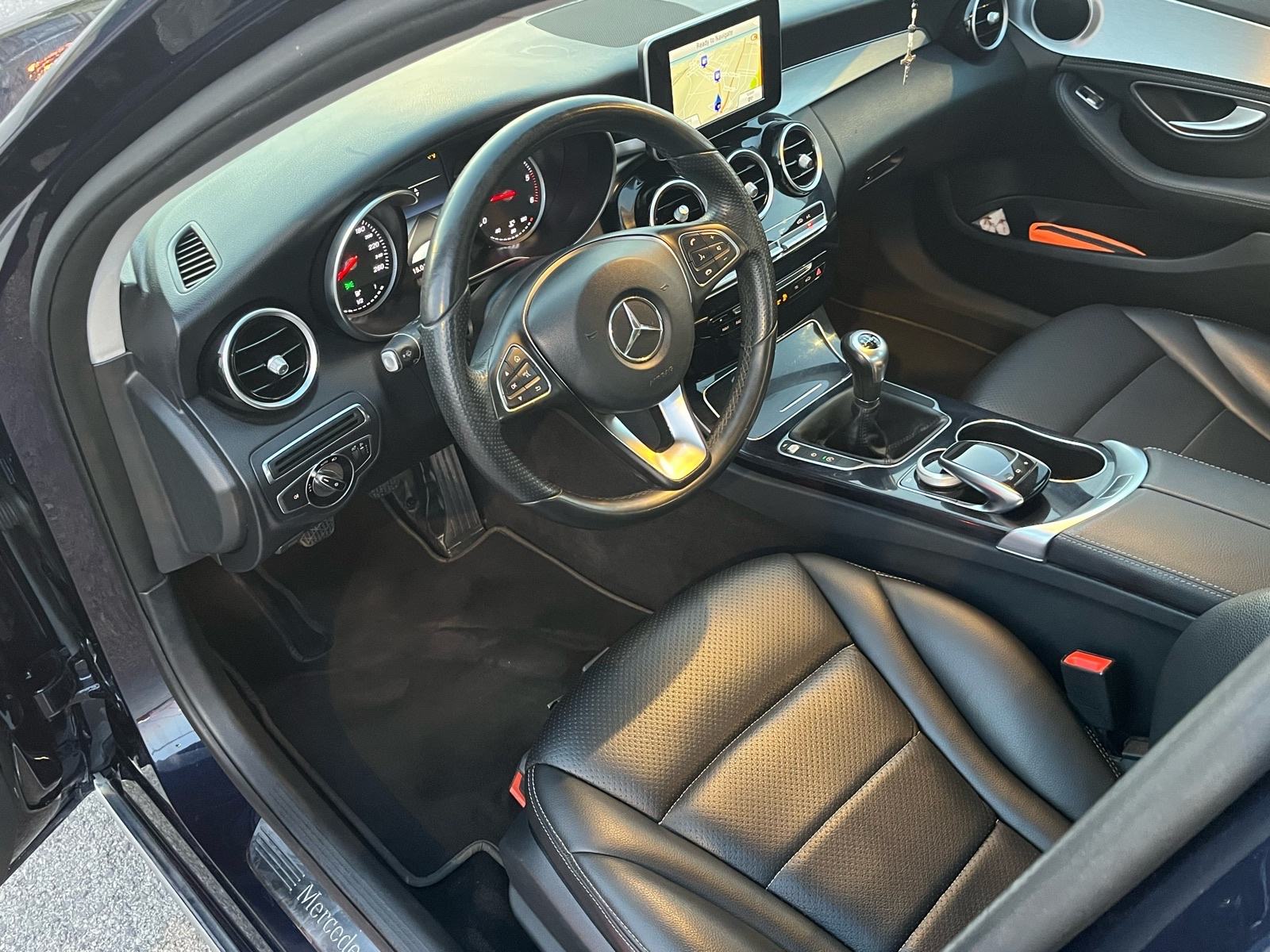 Mercedes C180d Avantgarde Odlično stanje *zamjena*, fotografija 15