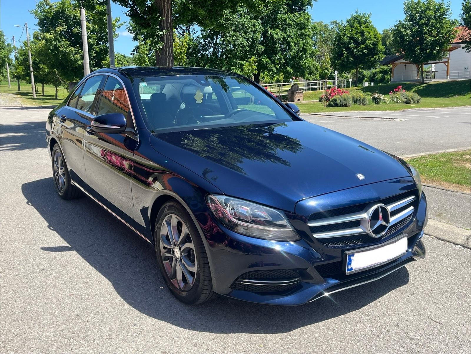 Mercedes C180d Avantgarde Odlično stanje *zamjena*, fotografija 2