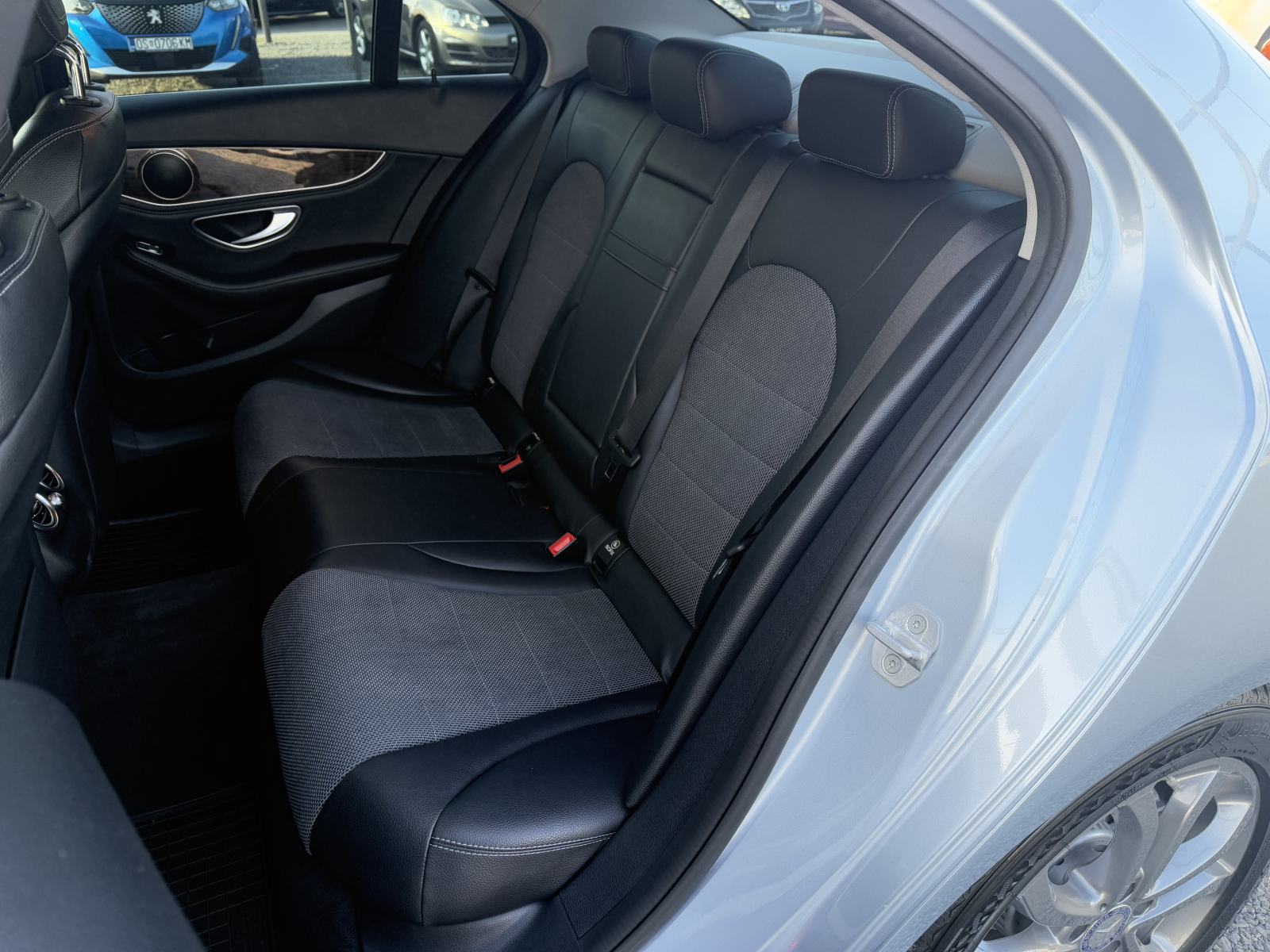 Mercedes C 220 CDI ** AVANTGARDE, DISTRONIC, VELIKA NAVI, ALU 17 **, fotografija 17
