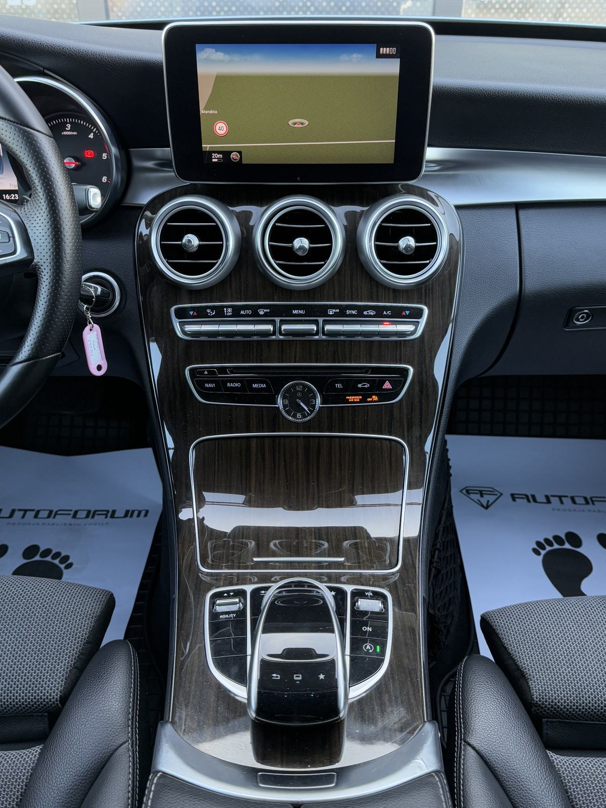 Mercedes C 220 CDI ** AVANTGARDE, DISTRONIC, VELIKA NAVI, ALU 17 **, fotografija 12