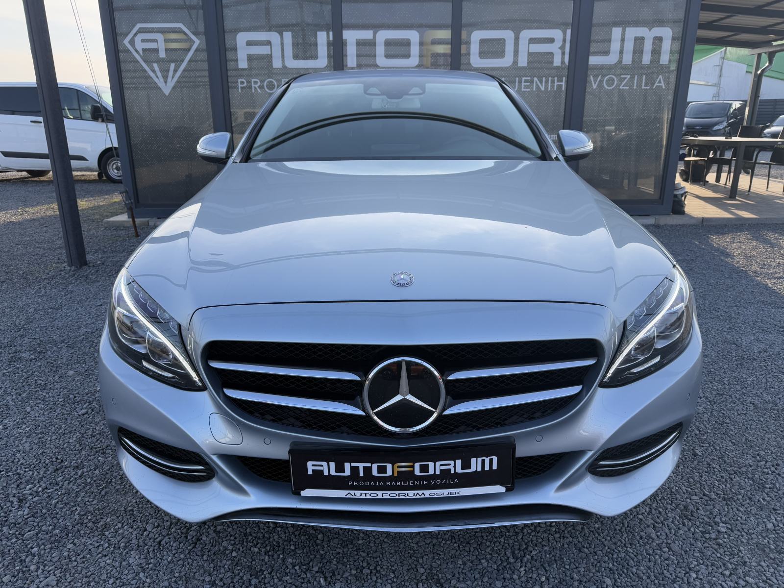 Mercedes C 220 CDI ** AVANTGARDE, DISTRONIC, VELIKA NAVI, ALU 17 **, fotografija 2