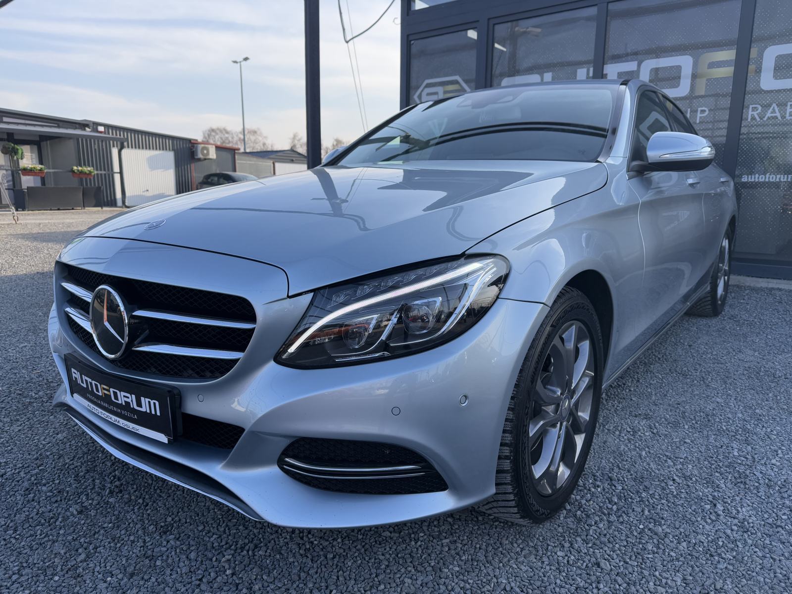 Mercedes C 220 CDI ** AVANTGARDE, DISTRONIC, VELIKA NAVI, ALU 17 **, fotografija 3