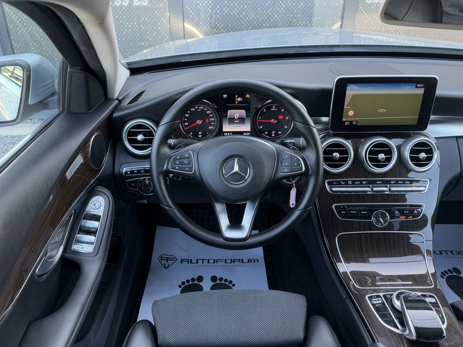Mercedes C 220 CDI ** AVANTGARDE, DISTRONIC, VELIKA NAVI, ALU 17 **, fotografija 11