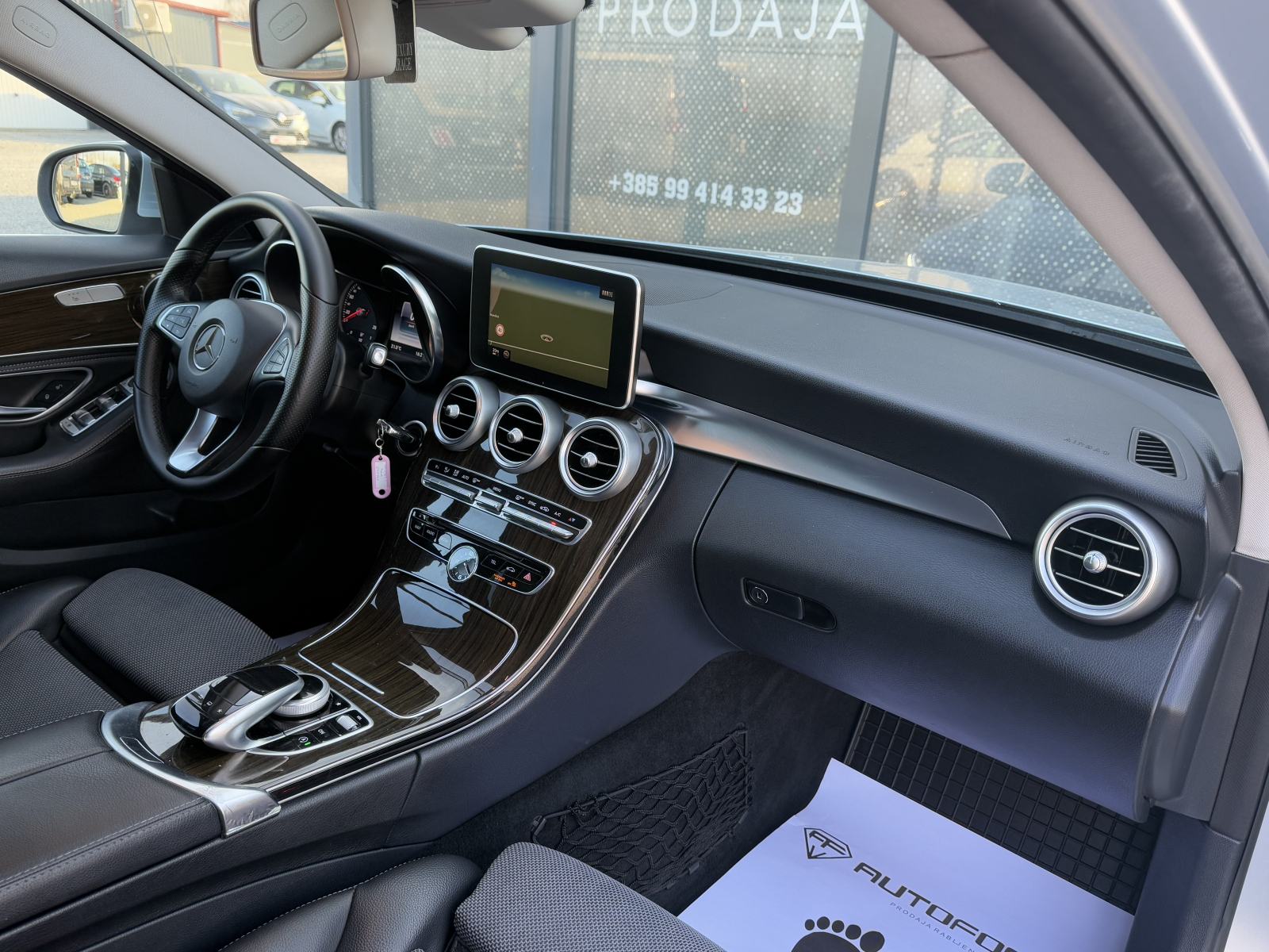 Mercedes C 220 CDI ** AVANTGARDE, DISTRONIC, VELIKA NAVI, ALU 17 **, fotografija 14