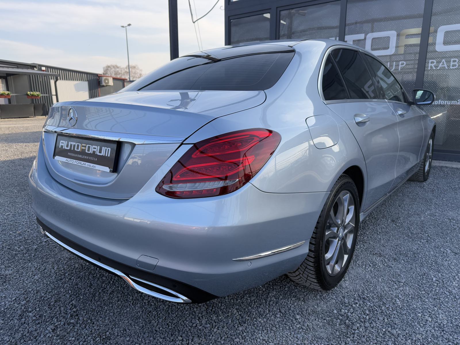 Mercedes C 220 CDI ** AVANTGARDE, DISTRONIC, VELIKA NAVI, ALU 17 **, fotografija 6