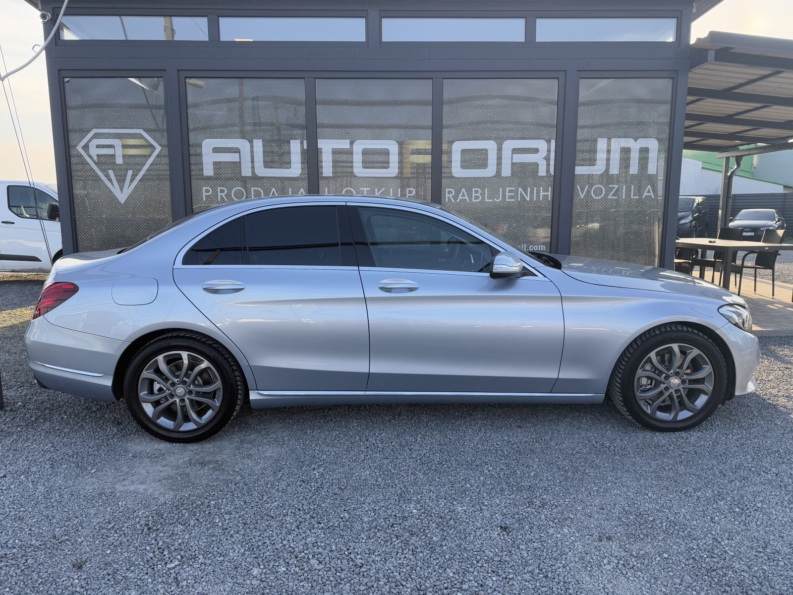 Mercedes C 220 CDI ** AVANTGARDE, DISTRONIC, VELIKA NAVI, ALU 17 **, fotografija 8