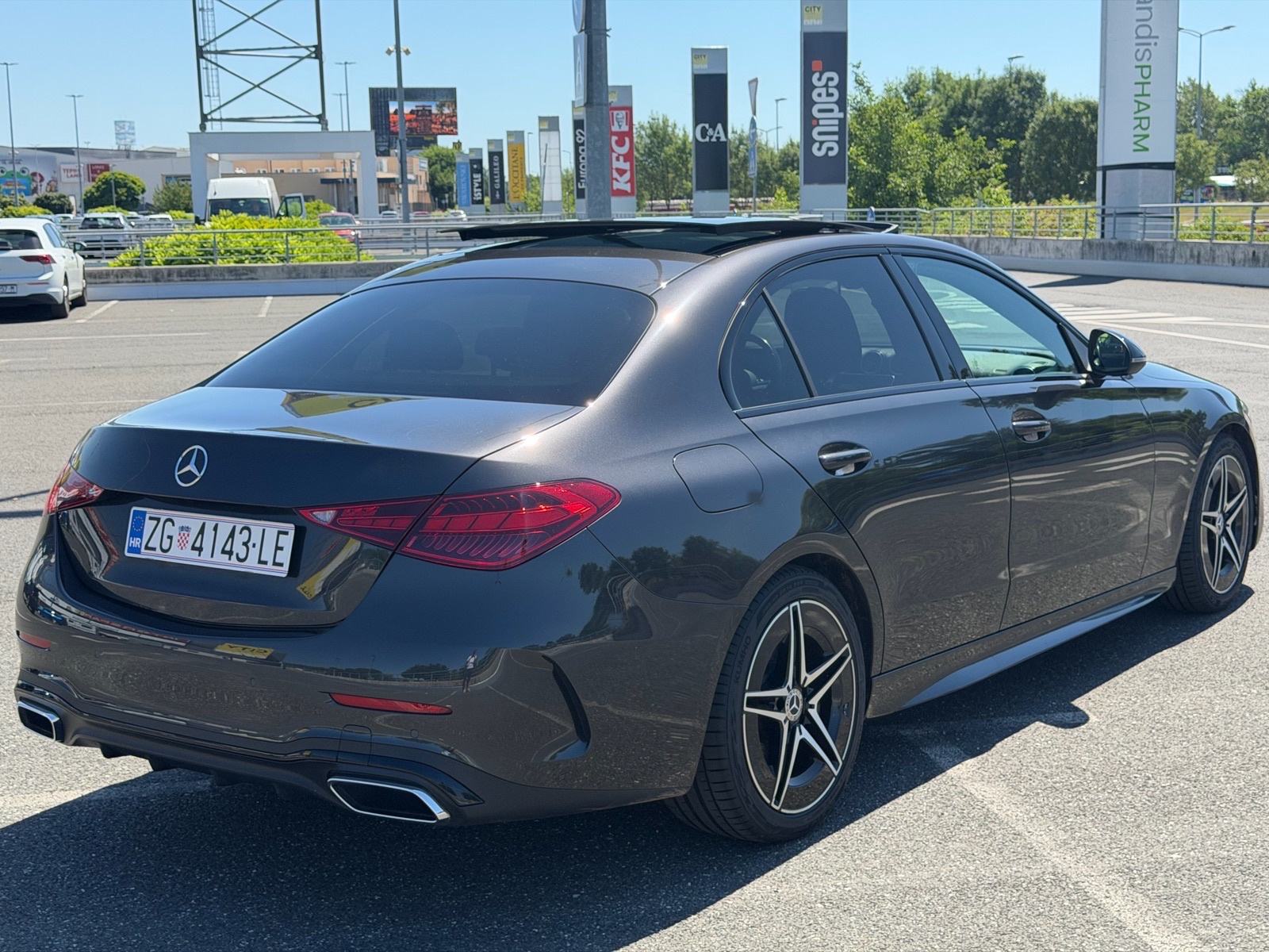 Mercedes C 220d – AMG Line + Night – Panorama, fotografija 6