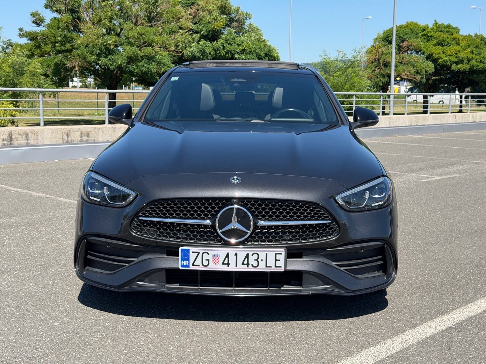 Mercedes C 220d – AMG Line + Night – Panorama, fotografija 2