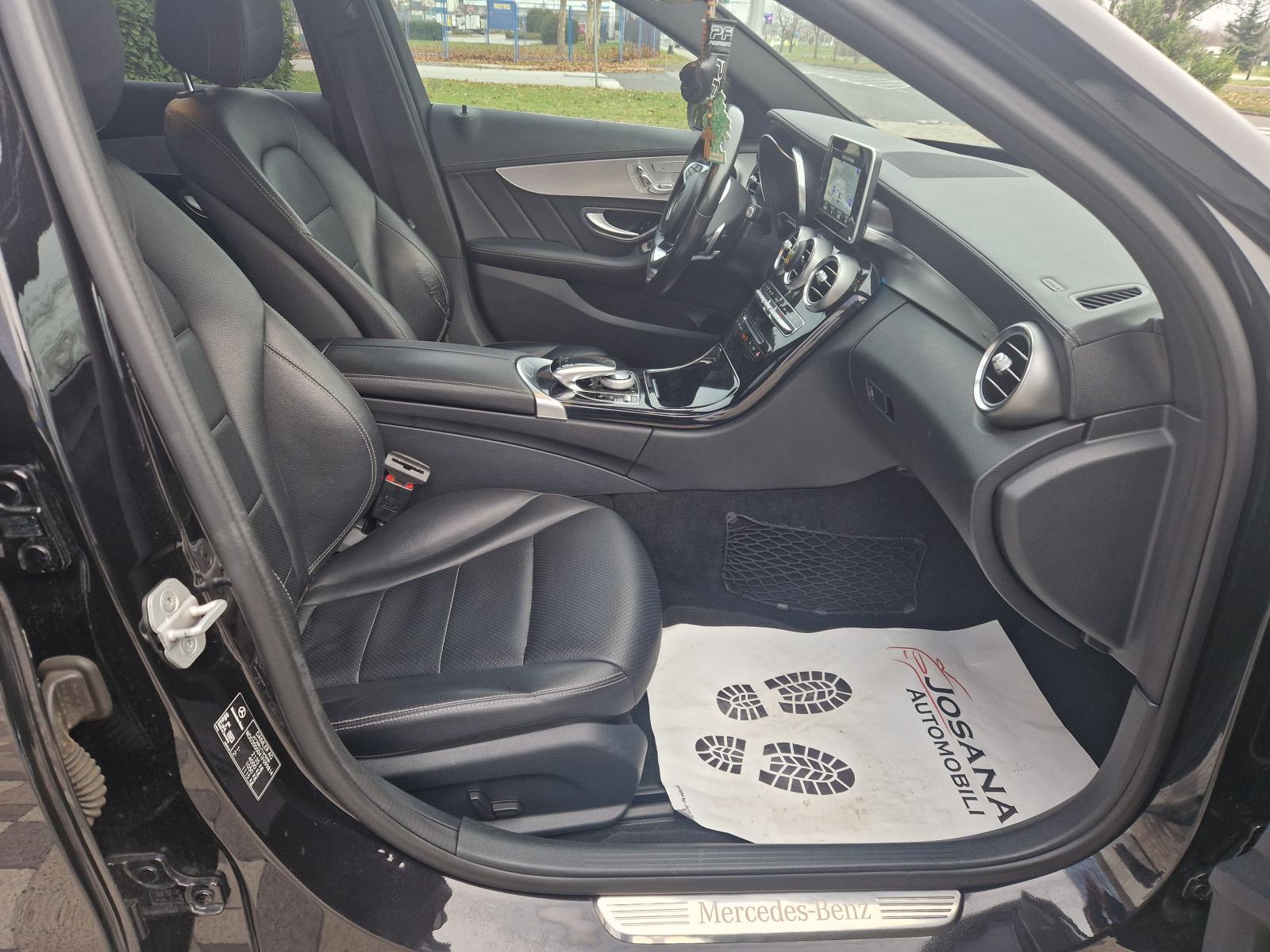 Mercedes-C-klasa 220AMG/Line,Alu18,Navigacija,Koza,Bi-Xenon Kredit-Zam, fotografija 9