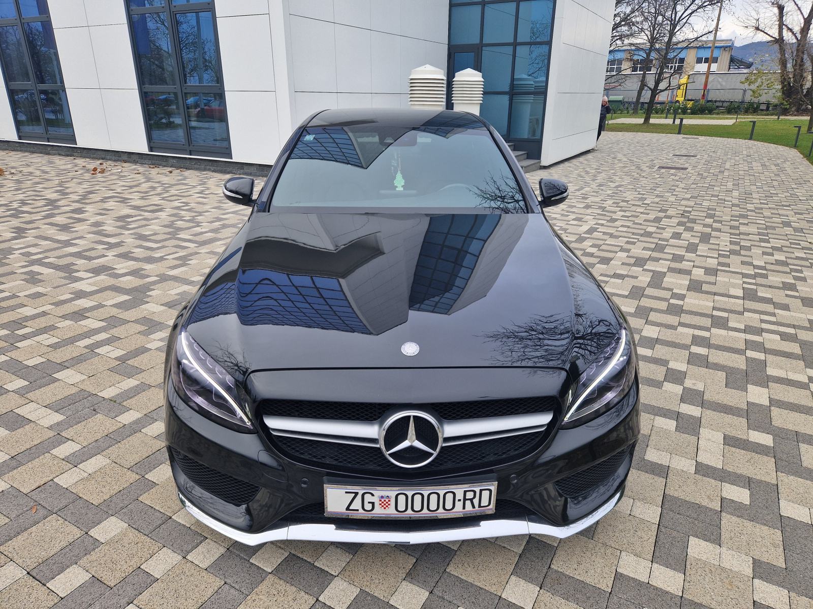 Mercedes-C-klasa 220AMG/Line,Alu18,Navigacija,Koza,Bi-Xenon Kredit-Zam, pogled izvana - slika 2