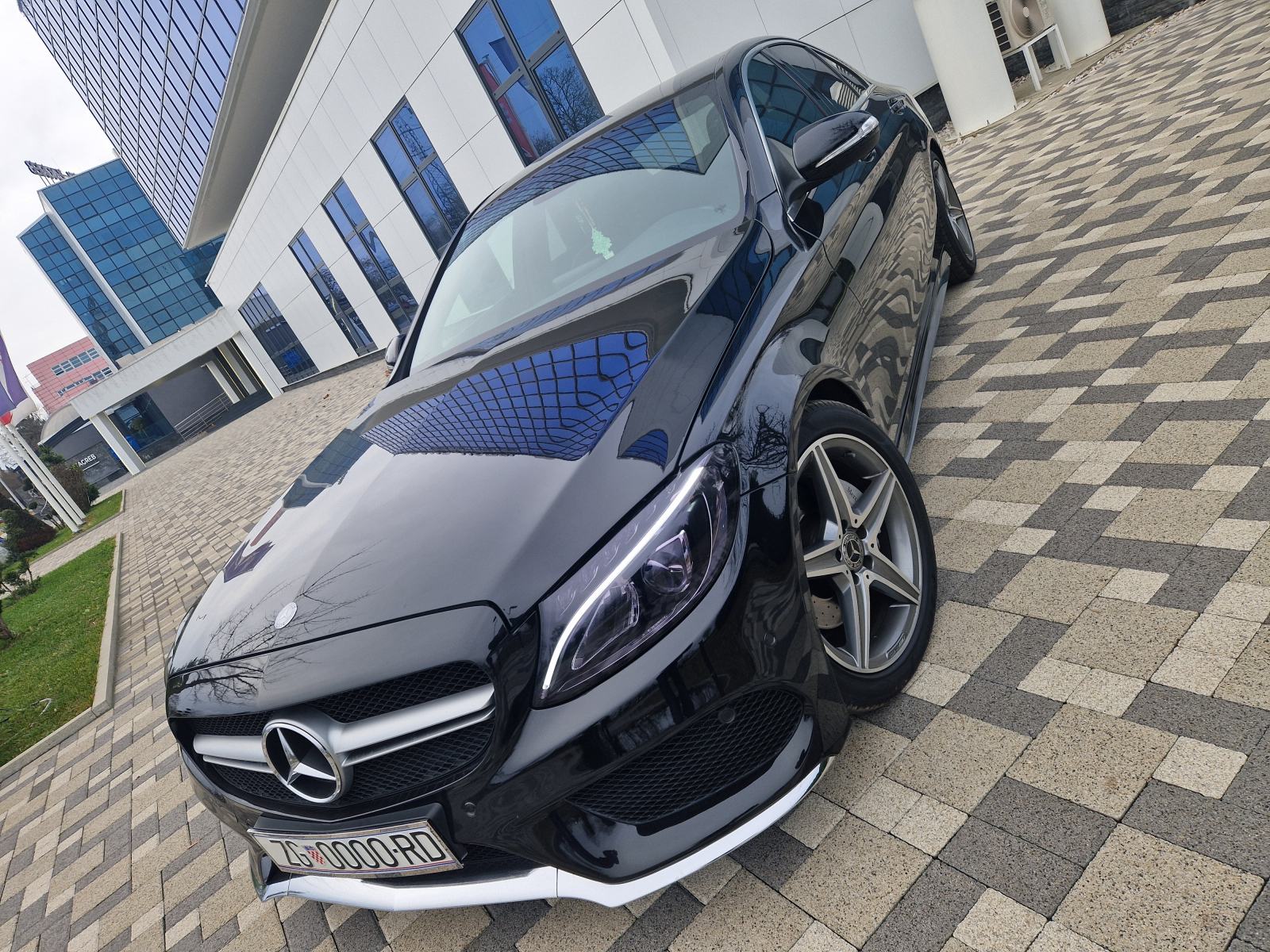 Mercedes-C-klasa 220AMG/Line,Alu18,Navigacija,Koza,Bi-Xenon Kredit-Zam, pogled izvana - slika 1