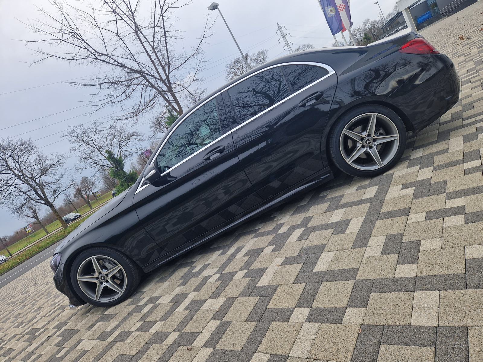 Mercedes-C-klasa 220AMG/Line,Alu18,Navigacija,Koza,Bi-Xenon Kredit-Zam, pogled izvana - slika 5