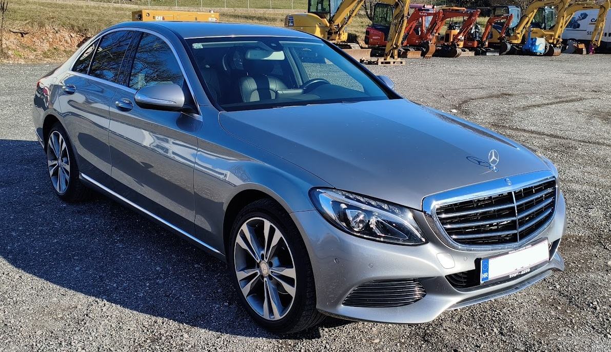 Mercedes C180 (175.000 km, reg. do 7.2027., 2015. godište), pogled izvana - slika 1