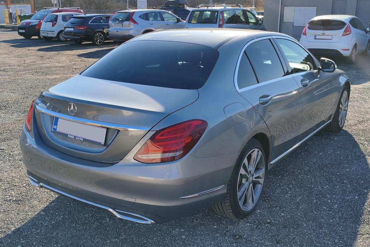 Mercedes C180 (175.000 km, reg. do 7.2027., 2015. godište), pogled izvana - slika 3