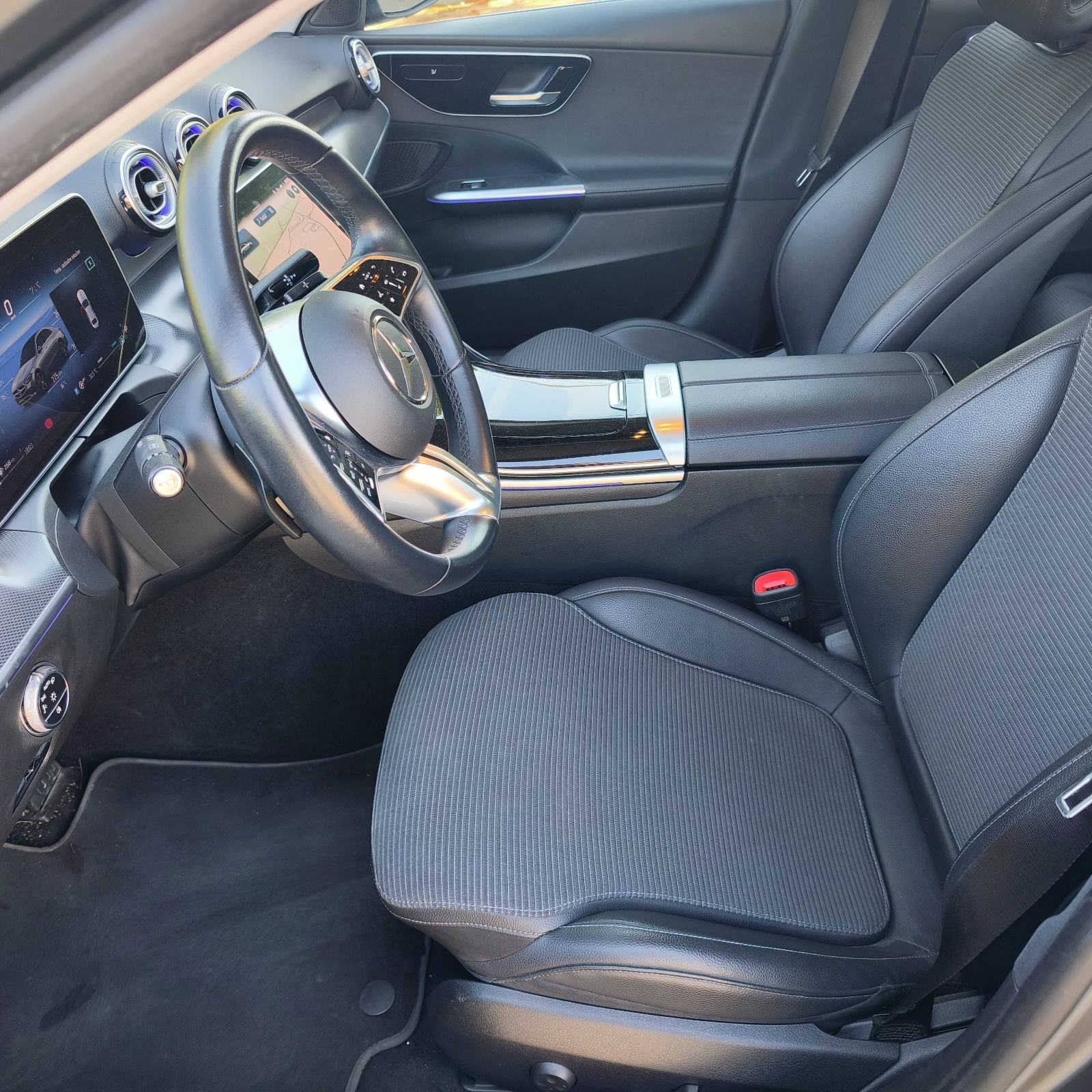 Mercedes C200d Avantgarde (2023) – Reg. 1 god. / Nove gume, fotografija 9