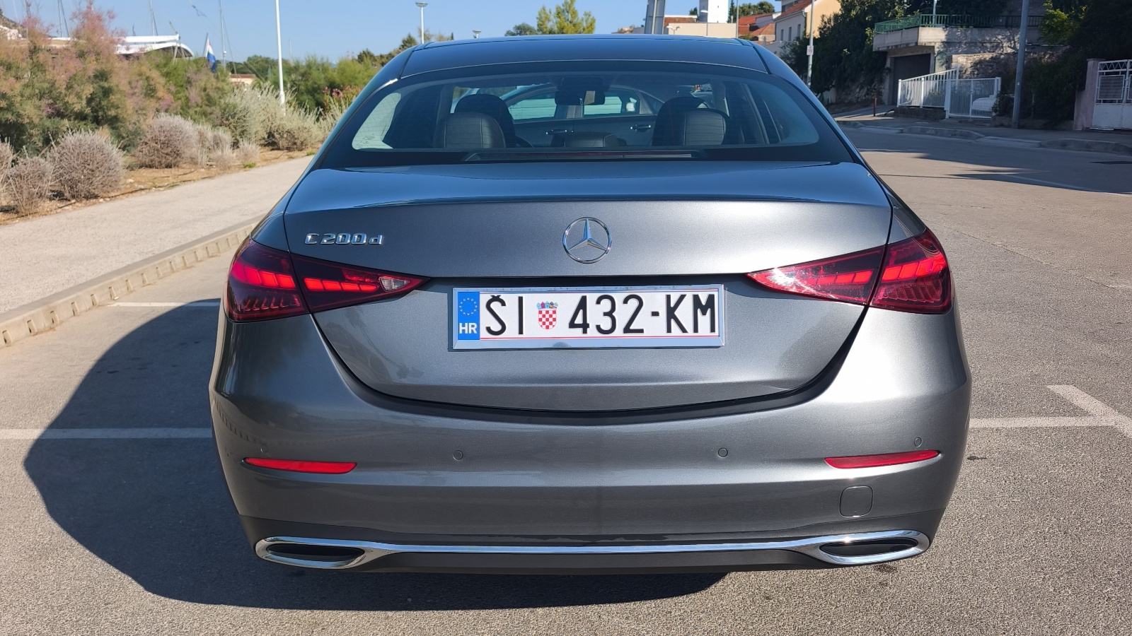Mercedes C200d Avantgarde (2023) – Reg. 1 god. / Nove gume, fotografija 6