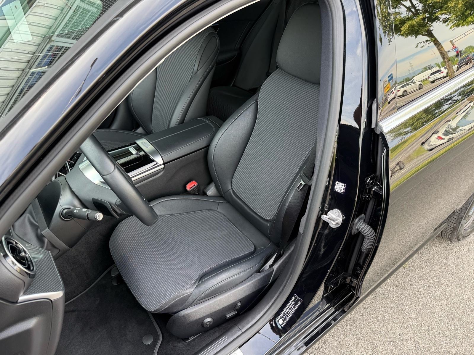 Mercedes C220D AUTOMATIK °WIDESCREEN°KOŽA°KAMERA°LEASING BEZ UČEŠĆA, fotografija 19