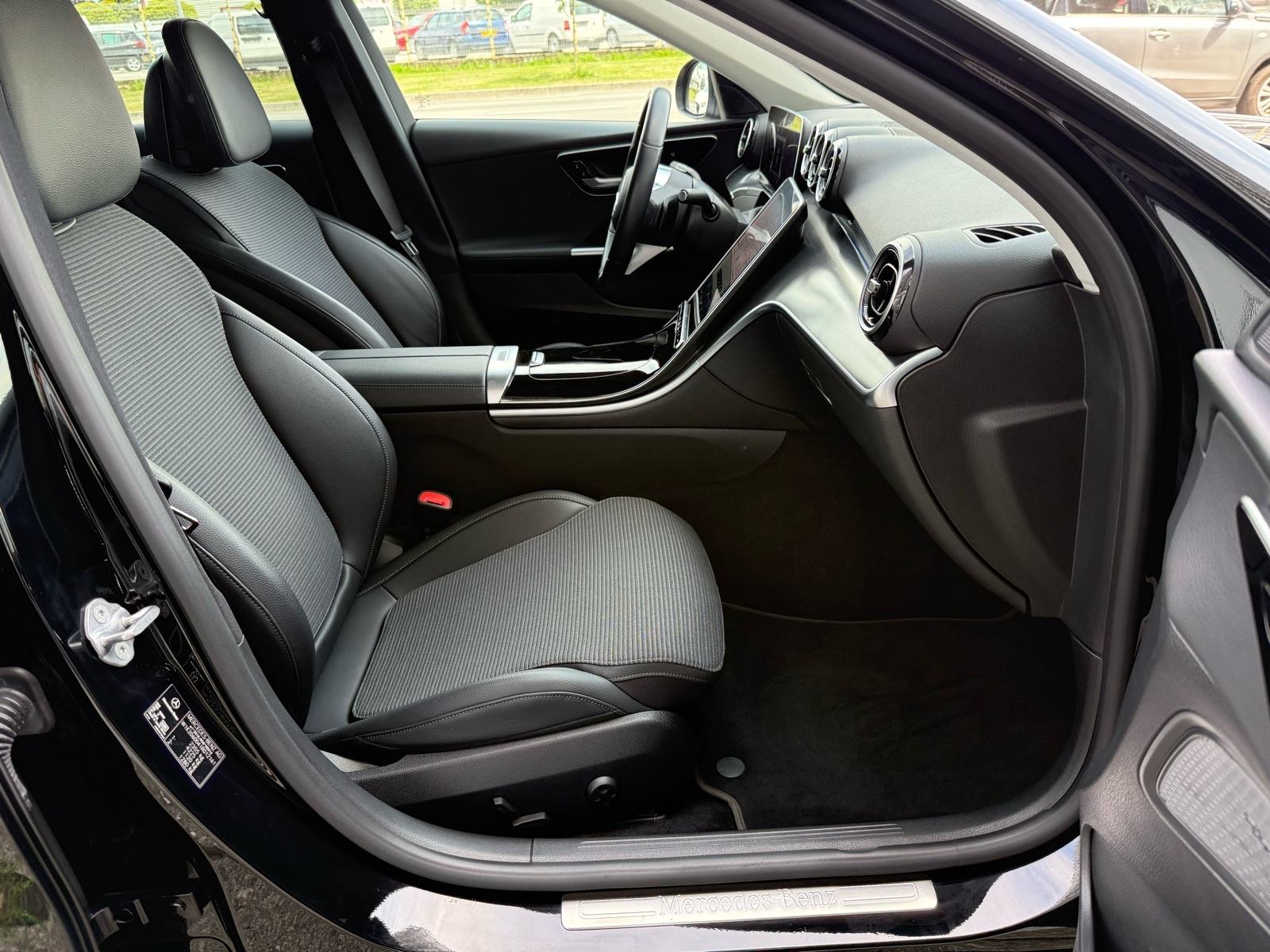 Mercedes C220D AUTOMATIK °WIDESCREEN°KOŽA°KAMERA°LEASING BEZ UČEŠĆA, fotografija 20