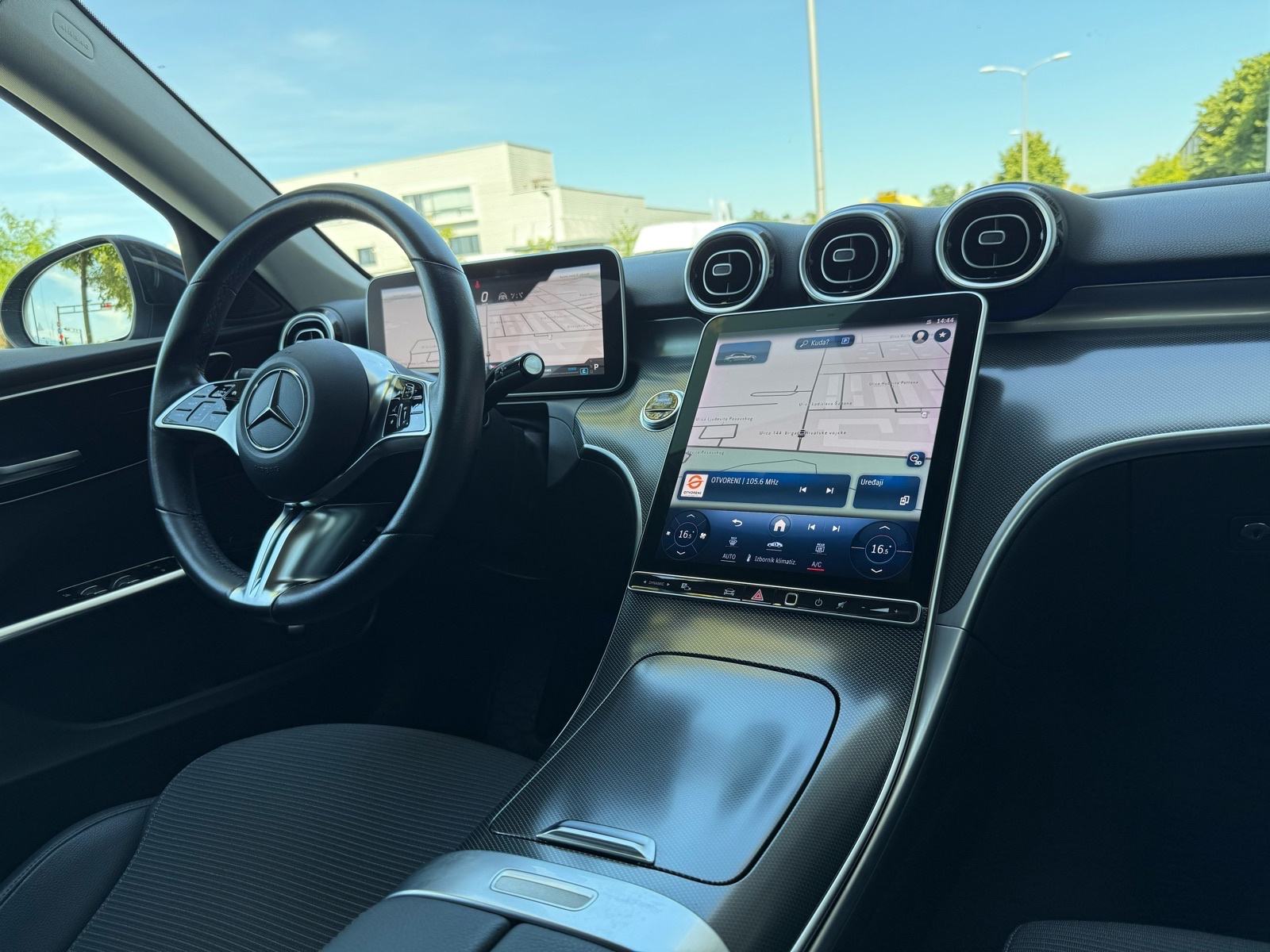 Mercedes C220D AUTOMATIK °WIDESCREEN°KOŽA°KAMERA°LEASING BEZ UČEŠĆA, fotografija 13