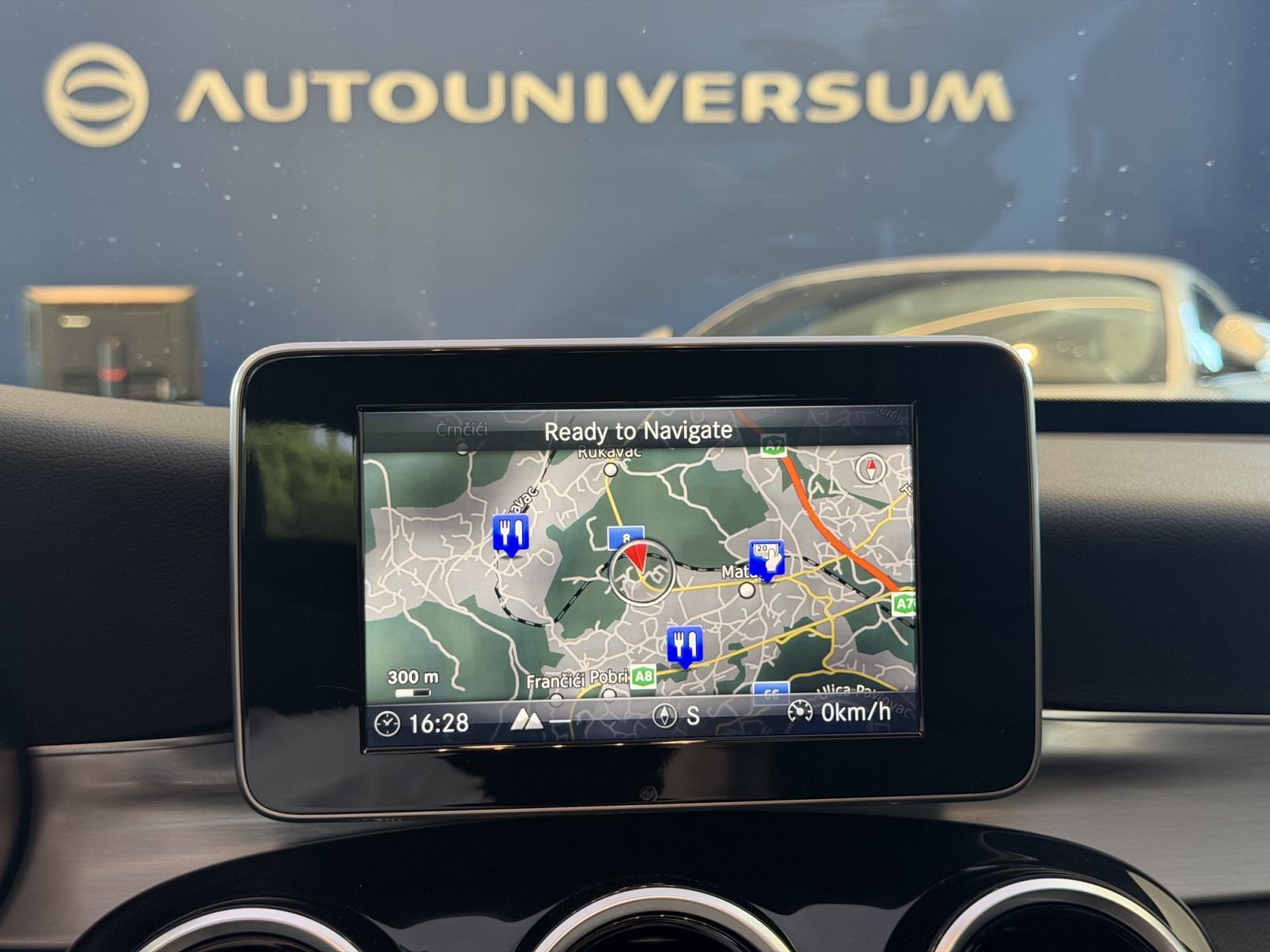 Mercedes C220d Avantgarde Aut. - LED, koža, panorama, reg. 02/2027, fotografija 13