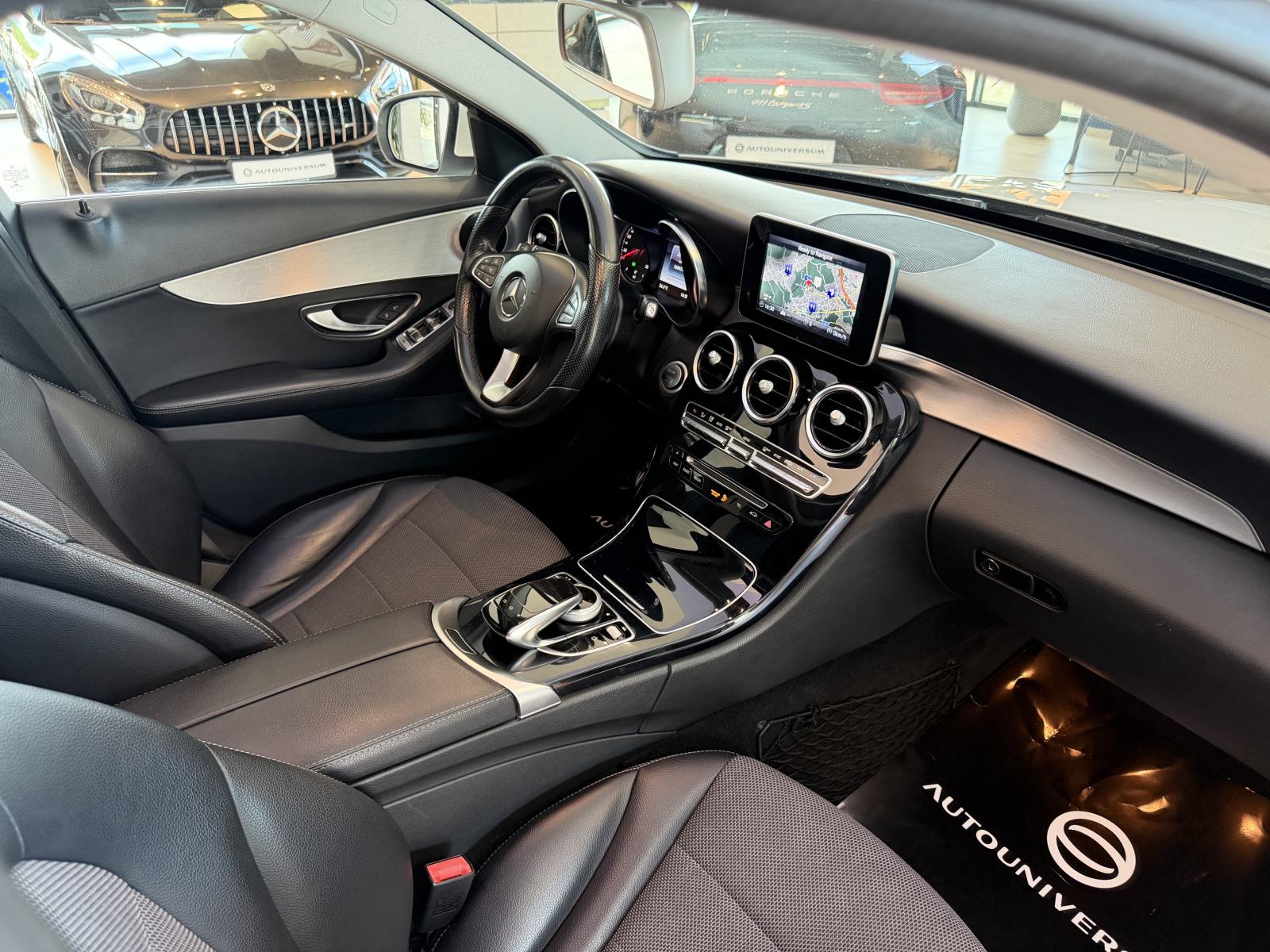 Mercedes C220d Avantgarde Aut. - LED, koža, panorama, reg. 02/2027, fotografija 9