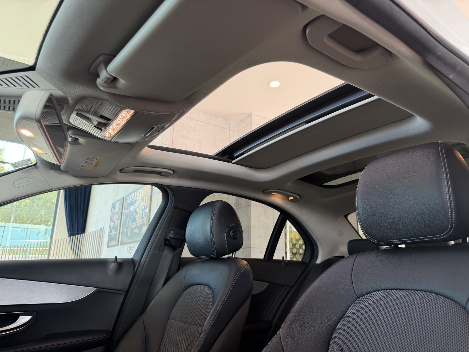 Mercedes C220d Avantgarde Aut. - LED, koža, panorama, reg. 02/2027, fotografija 11