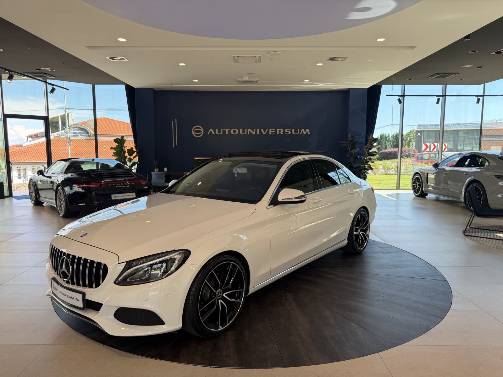 Mercedes C220d Avantgarde Aut. - LED, koža, panorama, reg. 02/2027, pogled izvana - slika 1