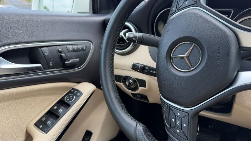 MERCEDES CLA 200 CDI URRBAN EDITON *AUTOMATIK*1 VL. HR AUTO* SERVISNA*, fotografija 15