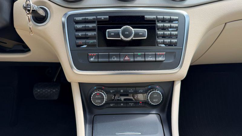 MERCEDES CLA 200 CDI URRBAN EDITON *AUTOMATIK*1 VL. HR AUTO* SERVISNA*, fotografija 19