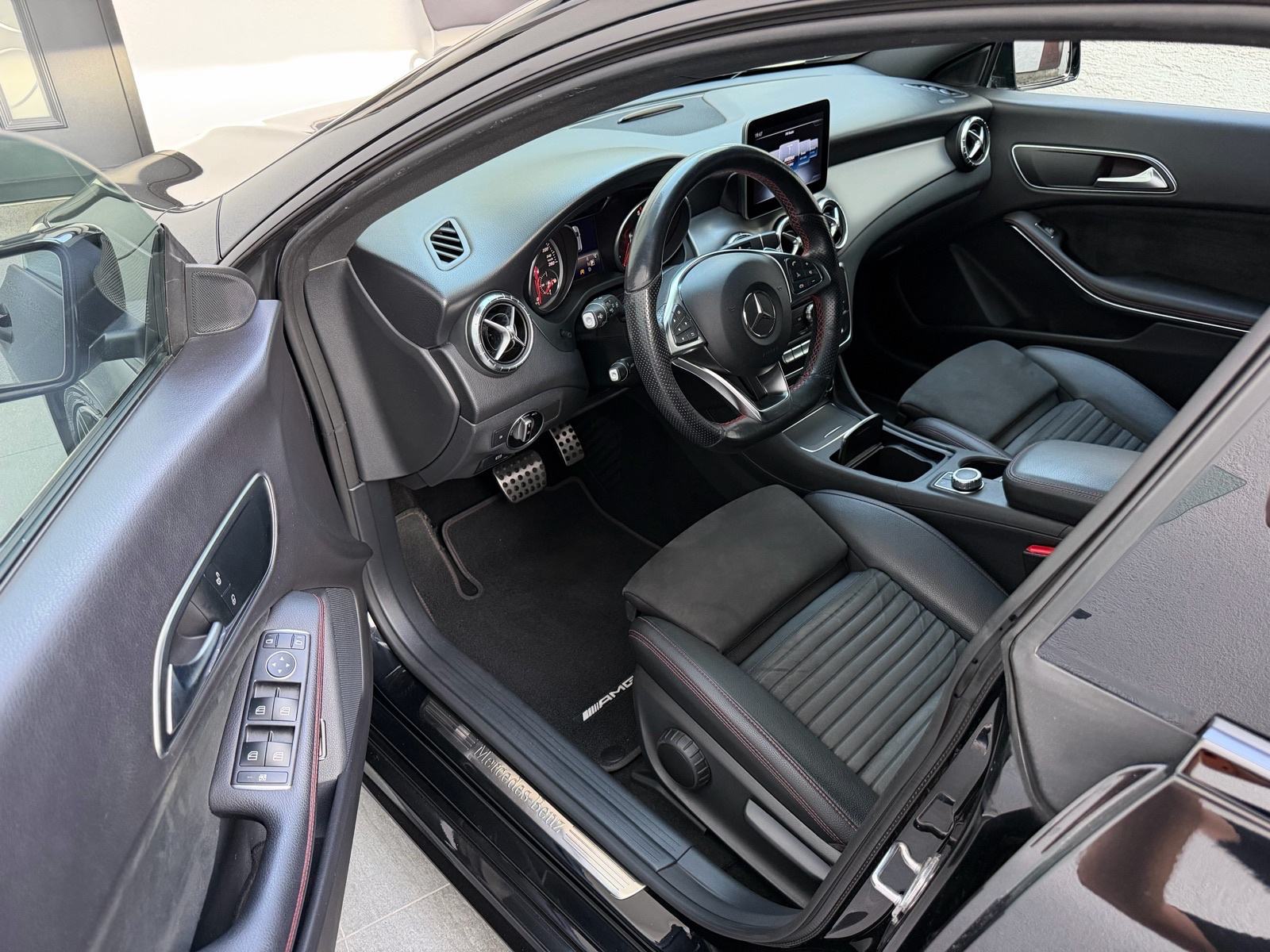 Mercedes CLA 200d AMG automatik-1. Vlasnik-Jamstvo-Leasing, fotografija 20