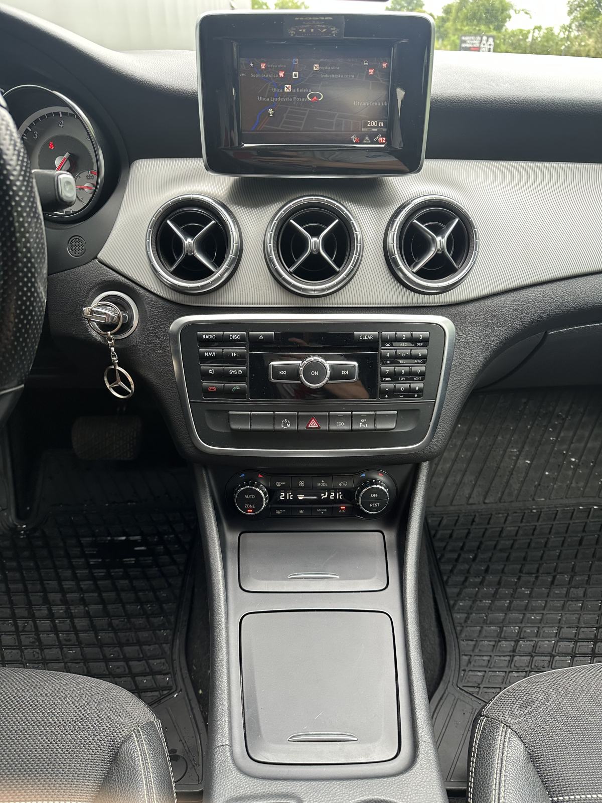 MERCEDES CLA 220 CDI AUTOMATIK • AMG LINE • KAMERA • NAVI • HR AUTO, fotografija 14