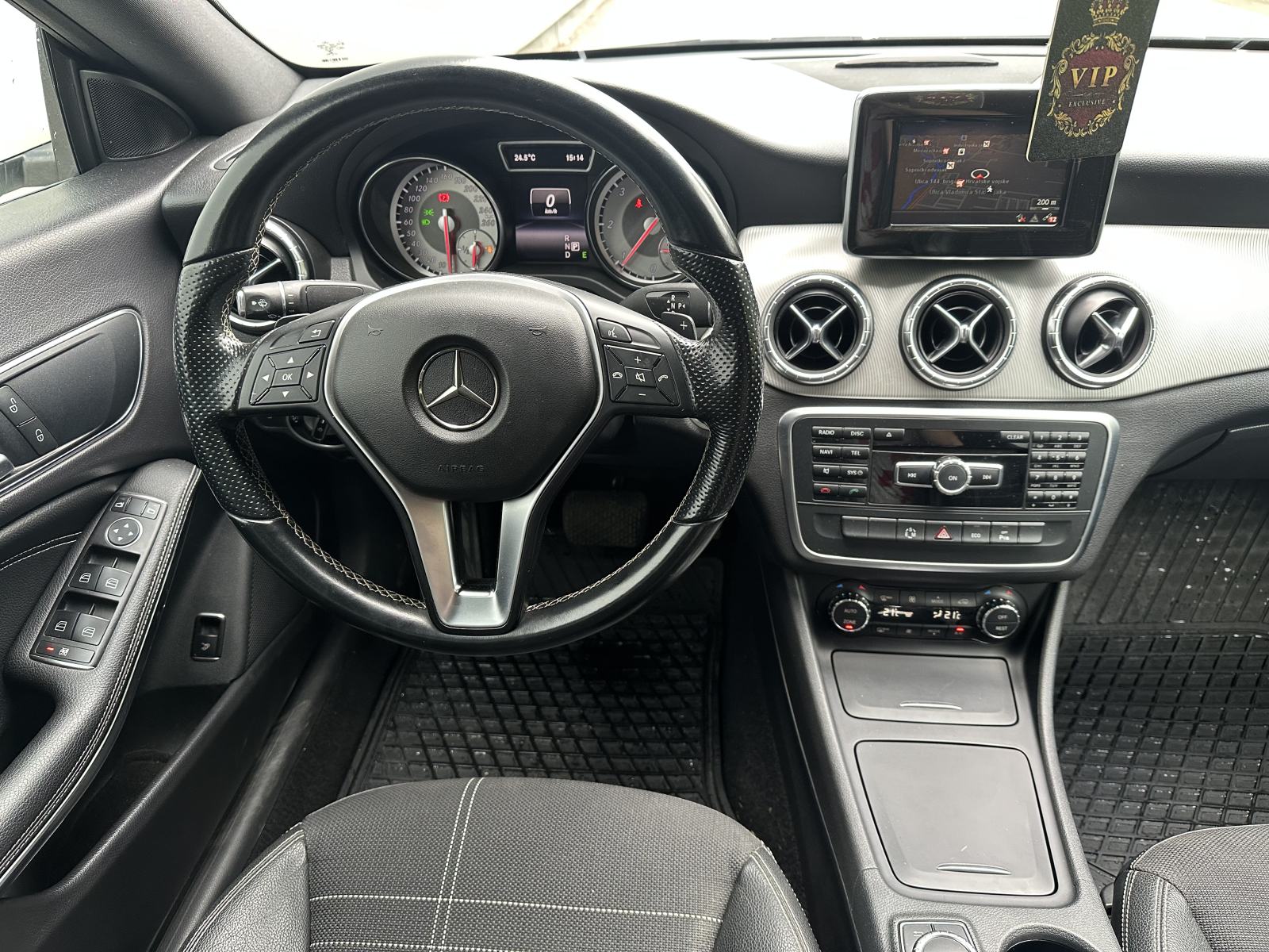 MERCEDES CLA 220 CDI AUTOMATIK • AMG LINE • KAMERA • NAVI • HR AUTO, fotografija 13
