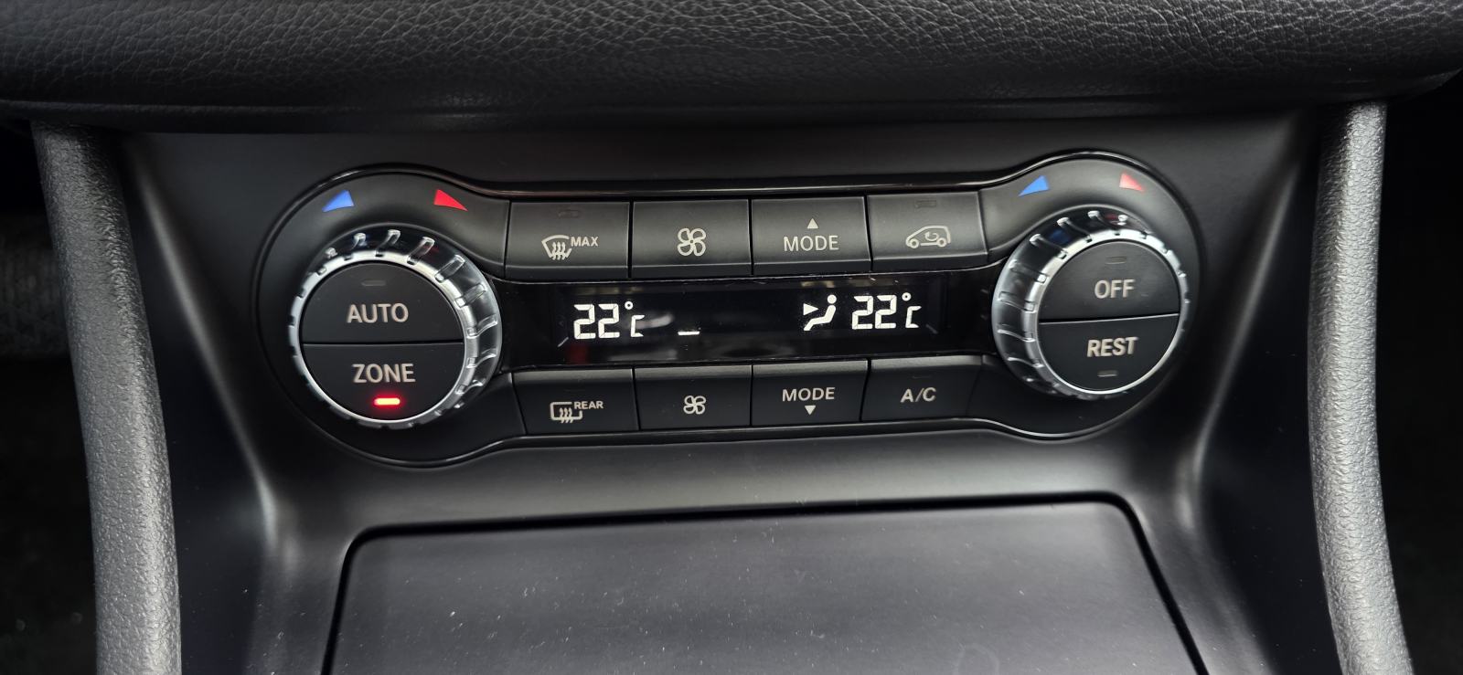 Mercedes CLA 220CDI, 125KW, F1 AUT, EL.PANO, BI-XENON, NAVI, TEMP, KAM, fotografija 16
