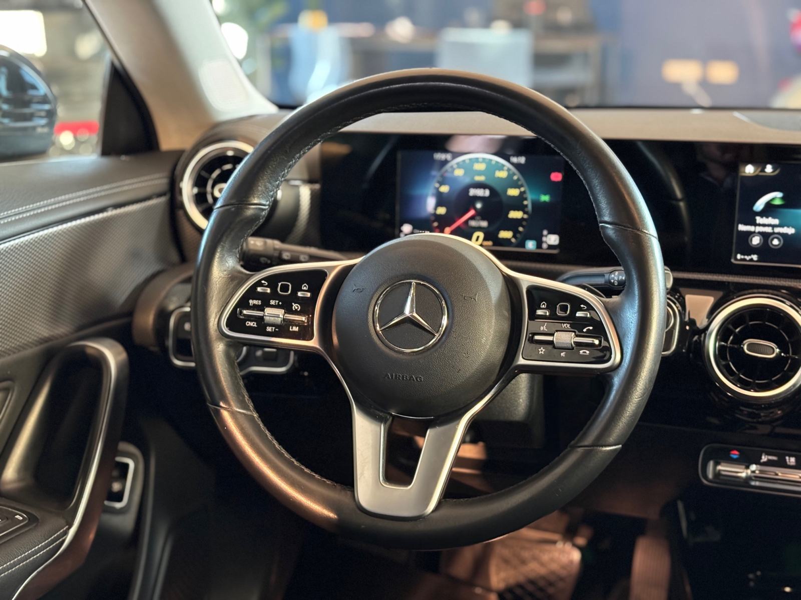 Mercedes CLA200d Progressive Aut. - LED, park. senzori, fotografija 12