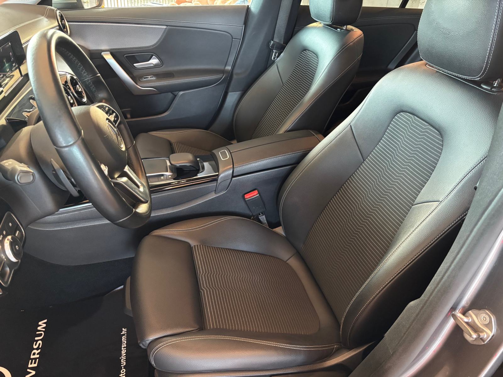 Mercedes CLA200d Progressive Aut. - LED, park. senzori, fotografija 11
