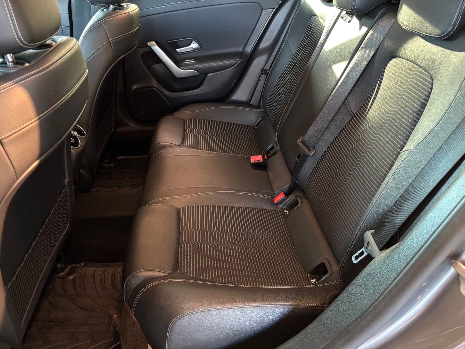 Mercedes CLA200d Progressive Aut. - LED, park. senzori, fotografija 10