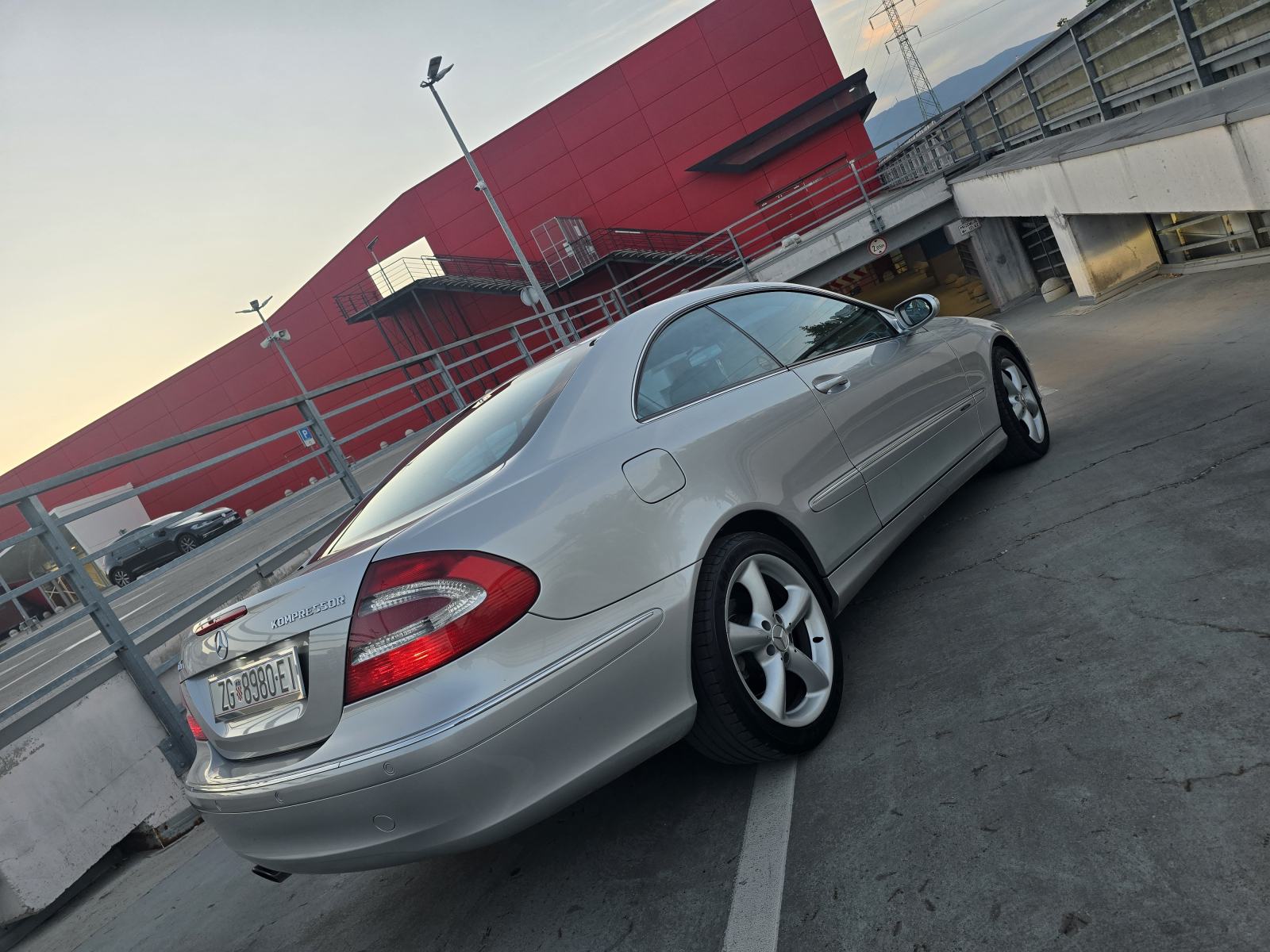 Mercedes Clk 200Kompresor Samo 122000km,Xsenon,Koza,Telefon Kredit-Zam, pogled izvana - slika 5
