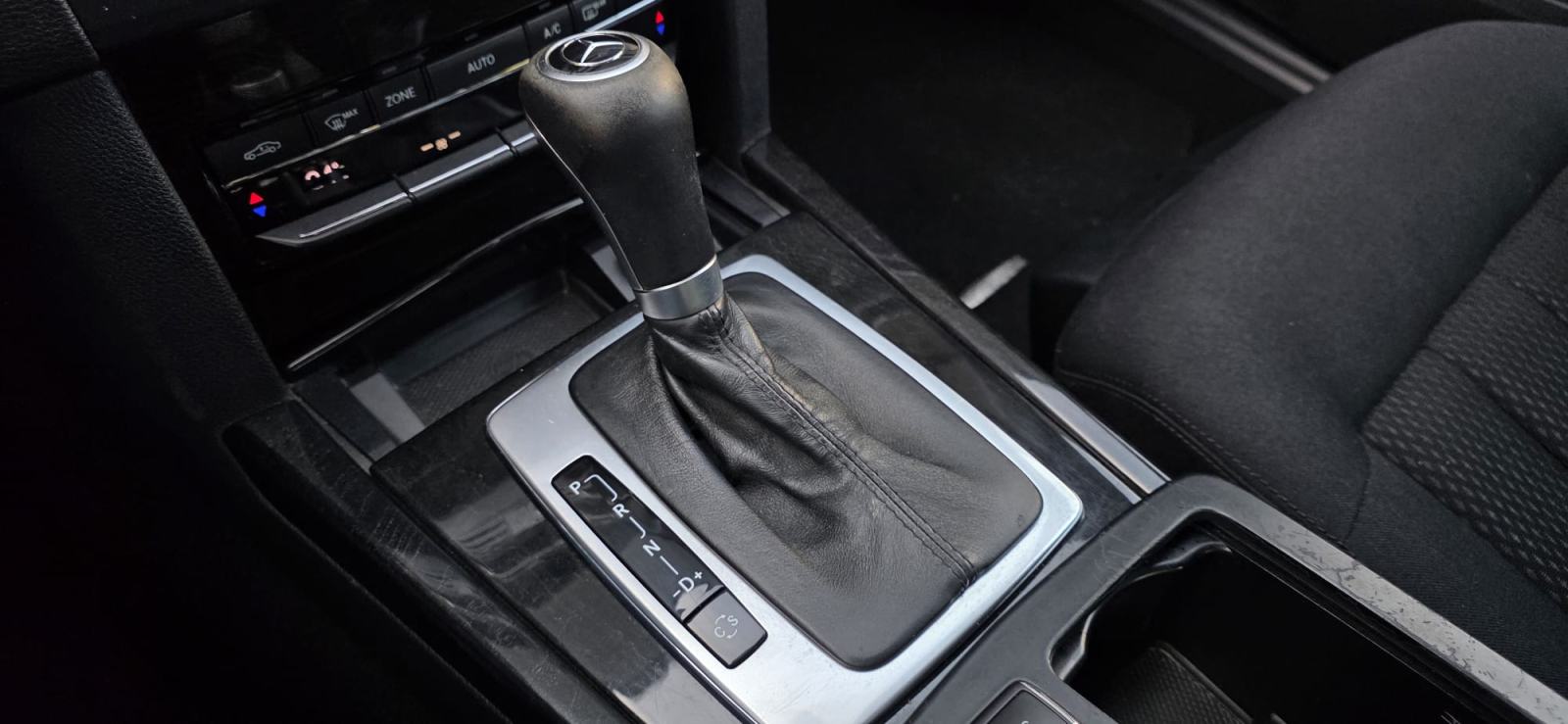 Mercedes E 220CDI, AUT, BI-XENON, AUT.KLIMA, NAVI, TEMP, PDC..., fotografija 16