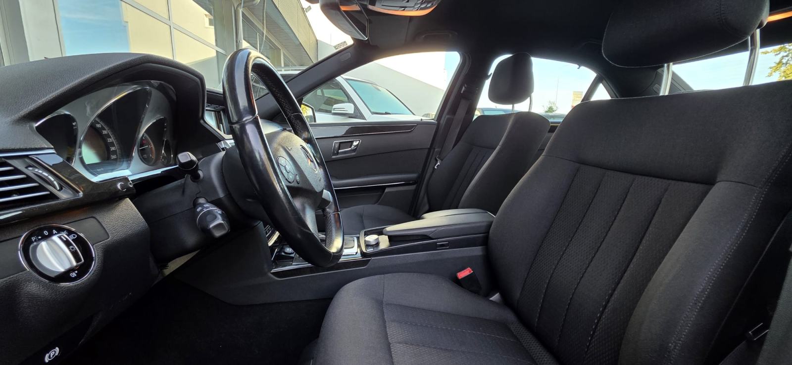Mercedes E 220CDI, AUT, BI-XENON, AUT.KLIMA, NAVI, TEMP, PDC..., fotografija 12