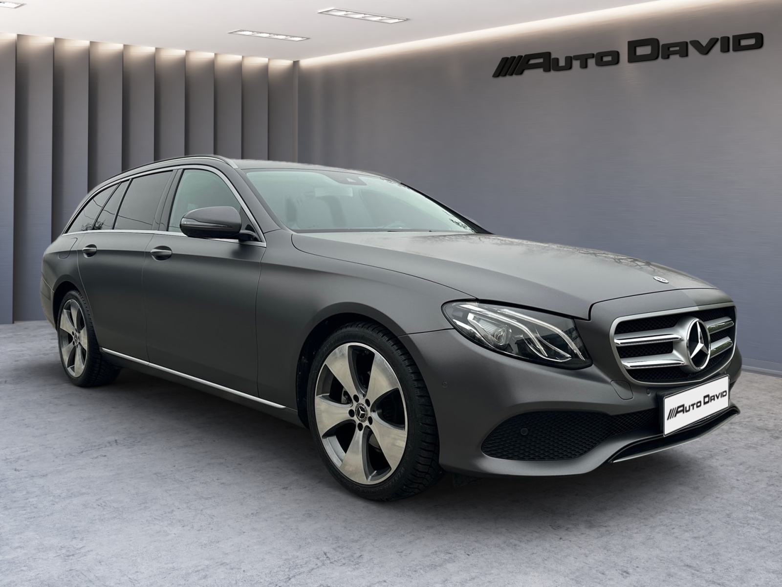 MERCEDES E 220 D✔️VELIKI I MALI SERVIS✔️LED✔️OBORČNA OTPLATA DO 36 RAT, fotografija 2
