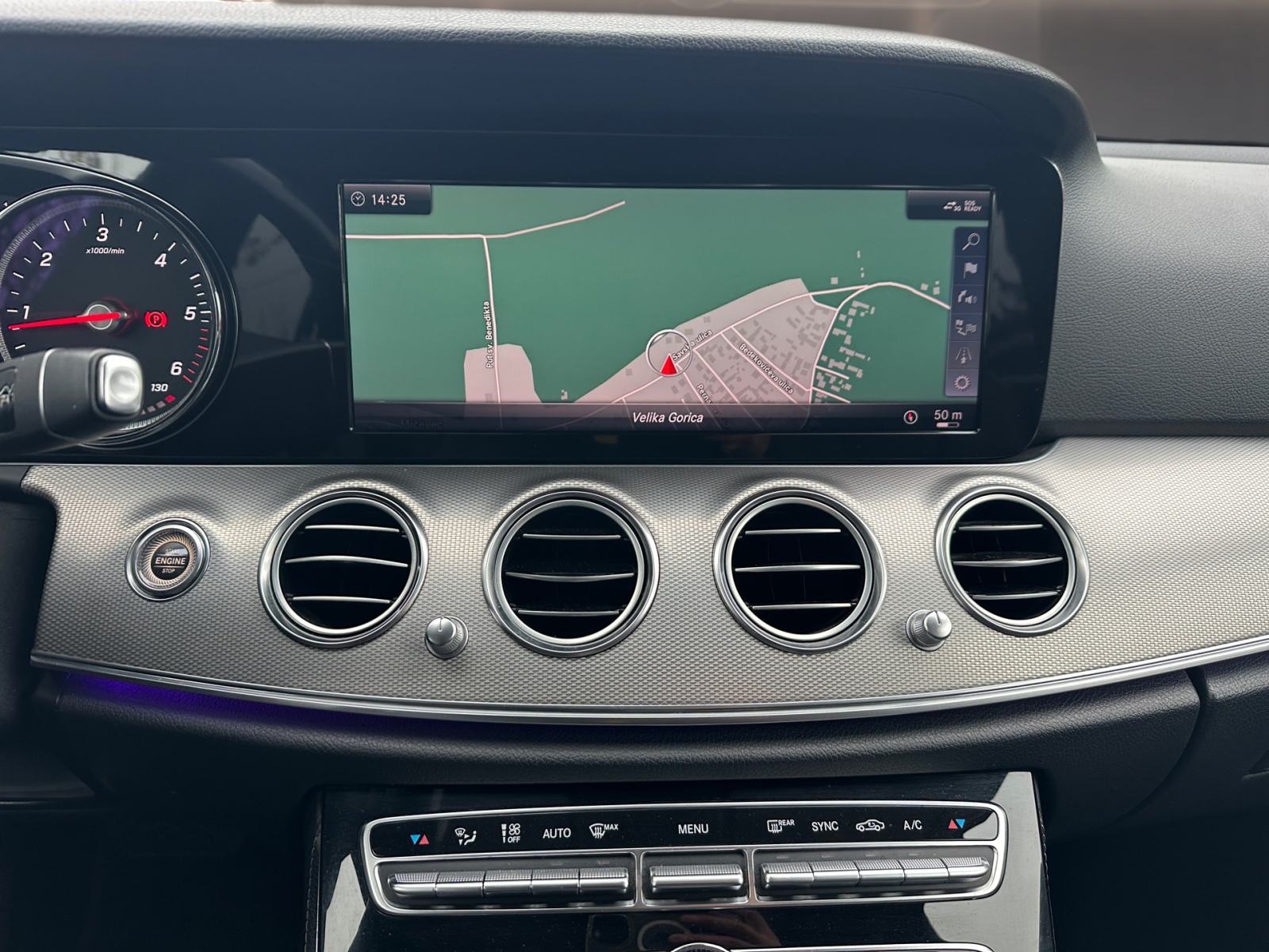 MERCEDES E 220 D✔️VELIKI I MALI SERVIS✔️LED✔️OBORČNA OTPLATA DO 36 RAT, fotografija 19