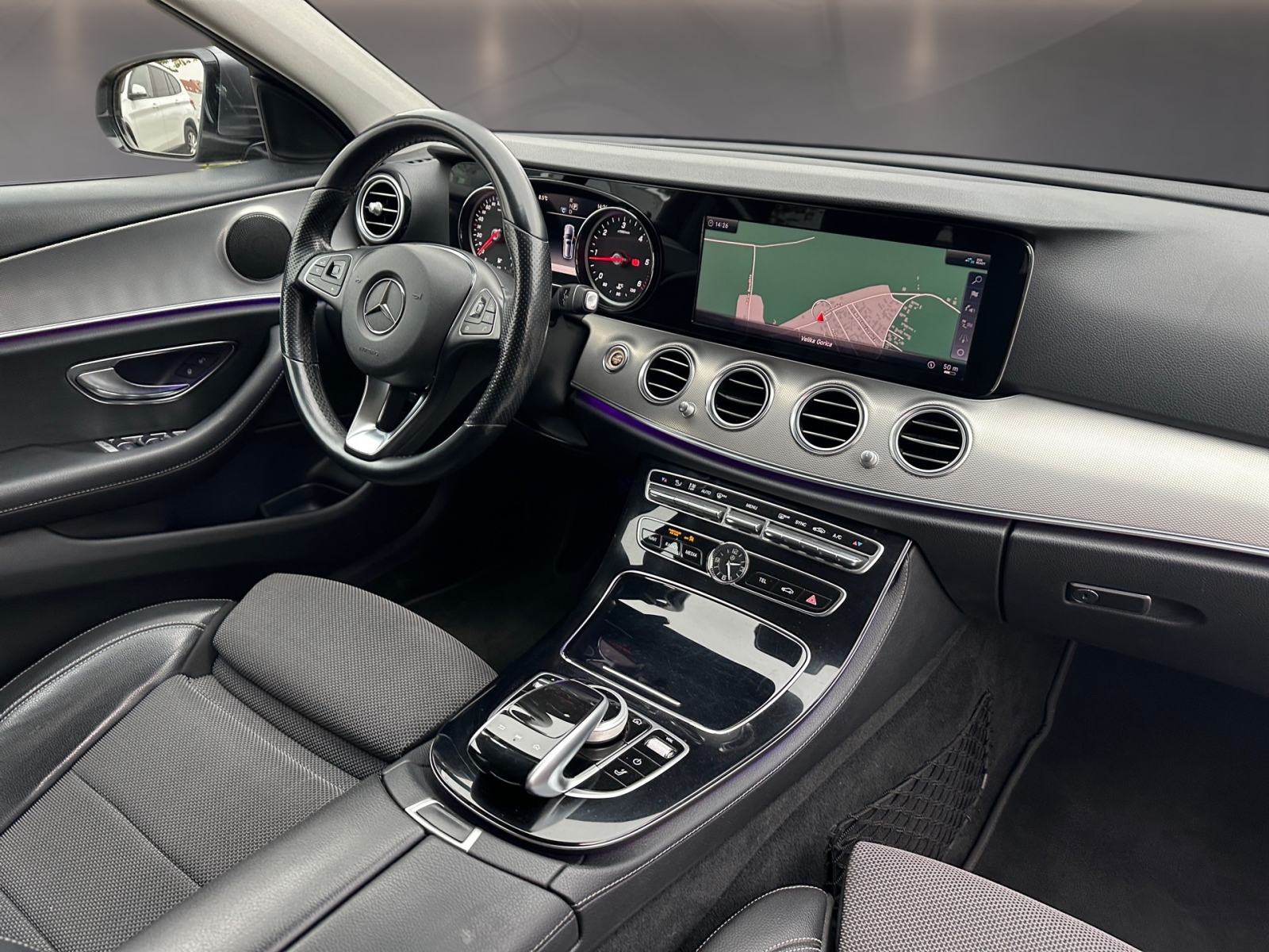 MERCEDES E 220 D✔️VELIKI I MALI SERVIS✔️LED✔️OBORČNA OTPLATA DO 36 RAT, fotografija 18