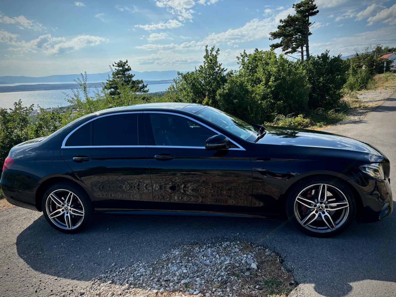 MERCEDES E 220d-AMG-2019-WIDESCREEN-PANORAMA-NOVE LJETNE GUME, fotografija 3