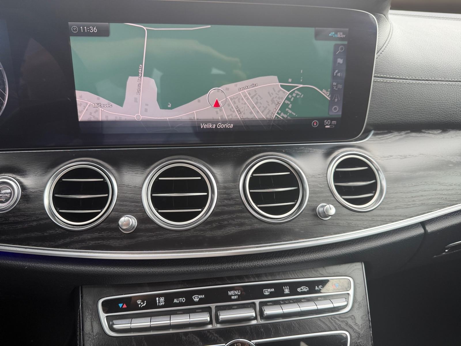 MERCEDES E 300 E AMG✔️MULTIBEAM ✔️FULL SJEDALA✔️BURMESTER✔️KAMERA 360, fotografija 19
