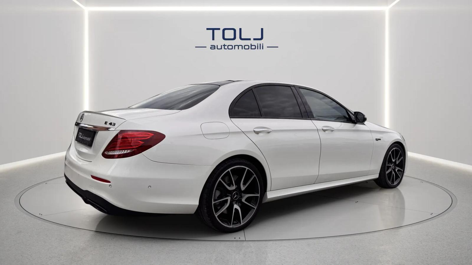 MERCEDES E 43 AMG 4MATIC Aut. * PANORAMA*REG.*MULTIBEAM**360**, fotografija 3